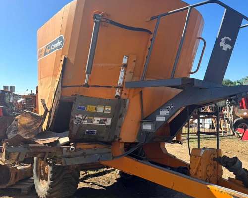 Mixer Vertical Comofra SF:V1 14m3 Reparado