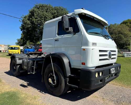 Volkswagen 17220 Tractor 2010