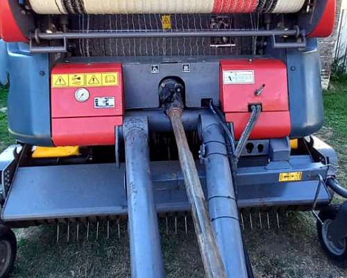 Rotoenfardadora Mainero 5832 con Cuter