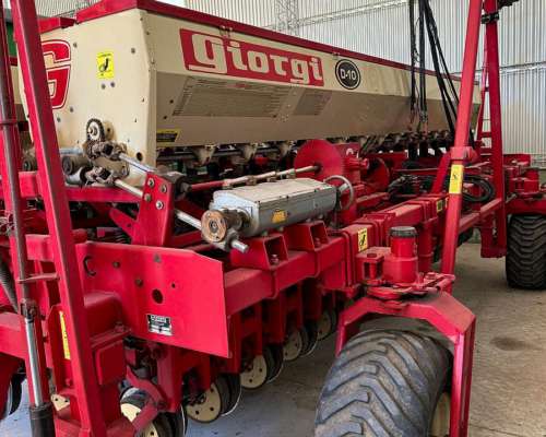 Sembradora Giorgi D10 de 28/19