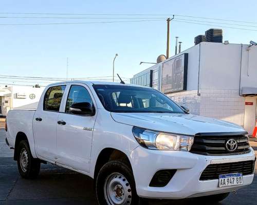 Toyota Hilux DX 4X2 año 2017