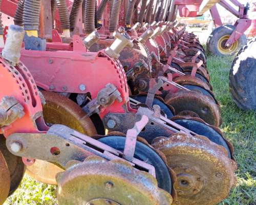 Sembradora Bertini 32.000 de 36 Lineas