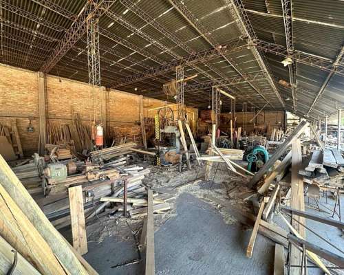 Venta de Galpón con Amplio Terreno- Zona Industrial Mendoza