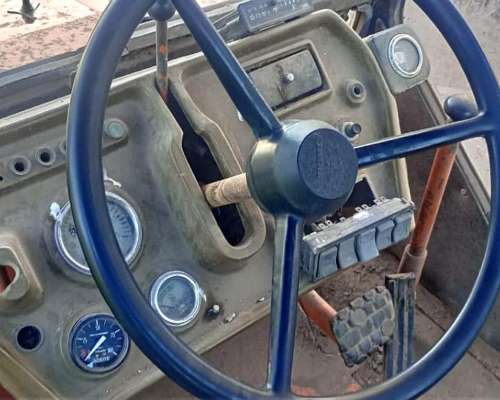 Zanello 4200 con Motor Deutz 160hp.