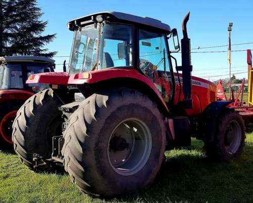 Tractor Massey Ferguson 7015 año 2015