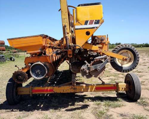 Sembradora Agrometal TX de 14 a 42 Autotráiler