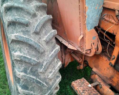 Tractor Fiat 780 con Cabina