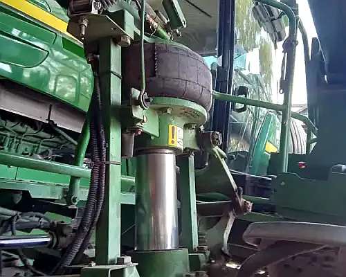 Pulverizadora John Deere 4730.