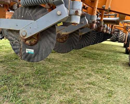 Sembradora Agrometal TX Mega 16 Surcos a 52 cm