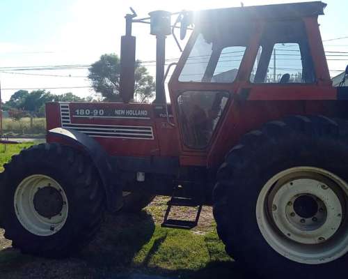 New Holland 180-90. Turbo. D.t. año 1999. 180 HP.
