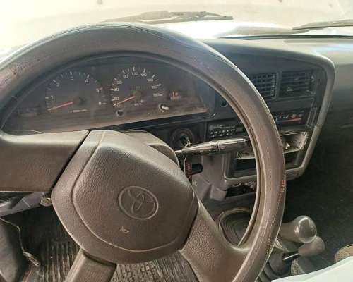 Camioneta Toyota Hilux 2004 4X4