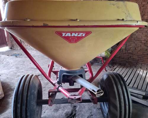 Fertilizadora Tanzi Modelo 2002