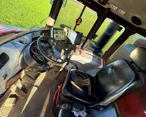 Fertec, Fertil 824, 2014 Motor Cummins 240 HP, 8000 Hs