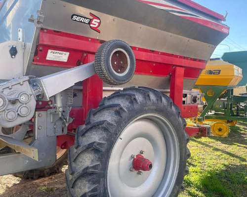 Fertilizadora Disponible Fertec 4500 Litros con Balanza Hook