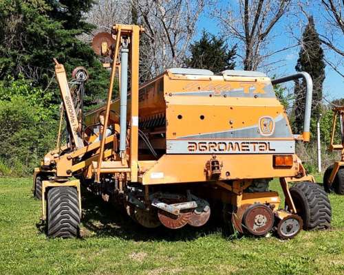 Sembradora Agrometal TX Mega 23 a 35