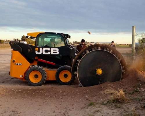 Sanjadora Hidráulica Bisonte Adaptable a Pala o Retro