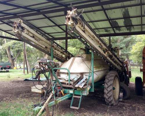 Pulverizador de Arrastre Marca Pampero.