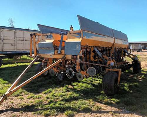 Sembradora Agrometal 29 Líneas a 21 cm con Control Agro