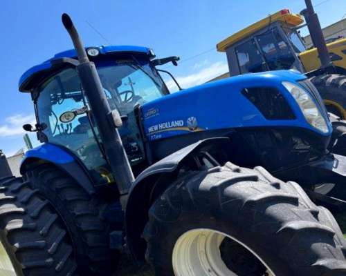Tractor New Holland T7.215. Mod 2015