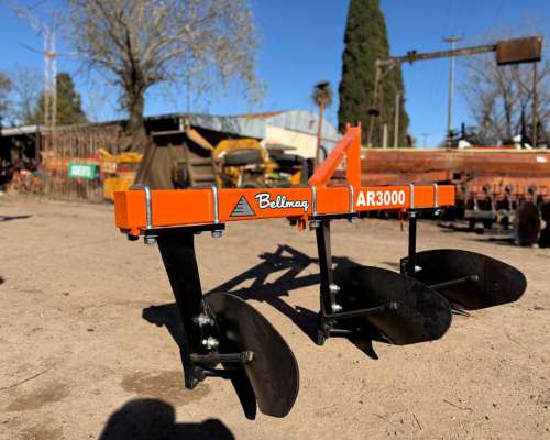 Arado Bellmaq AR 3000 de 3 Rejas del 12 de Tres Puntos