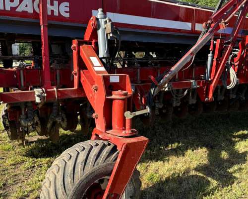 Sembradora Apache 27000 24 Surcos a 42 Doble Fertilizacion