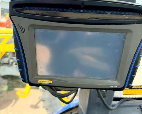 New Holland TM 7030 - año 2013