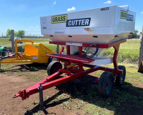 Fertilizadora de Arrastre 3.500 Lts. Grass Cutter