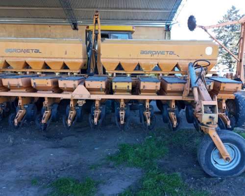 Sembradora Agrometal TX Usada