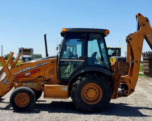 Retroexcavadora Case 580m Usada