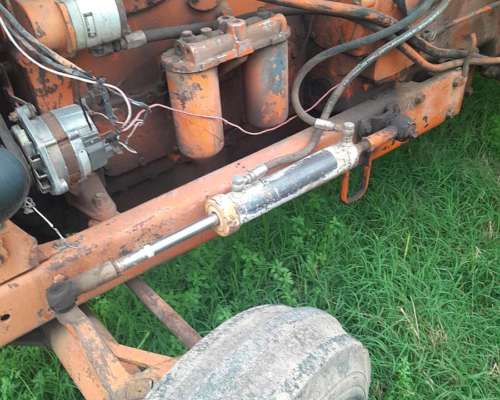 Tractor Fiat 780 con Cabina