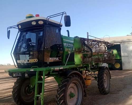 Pulverizadora Autopropulsada Metalfor Múltiple 2800