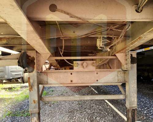 Semirremolque Termico Randon Modelo 1998 con Equipo y Pala