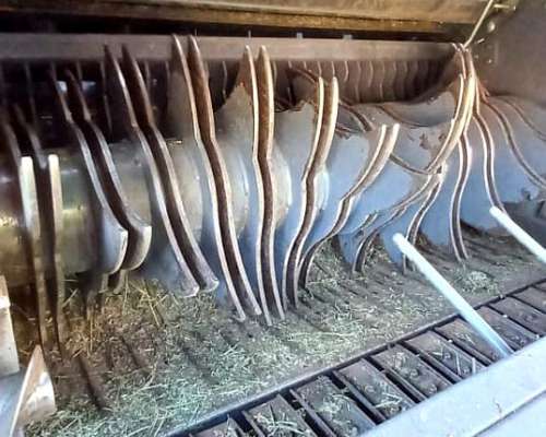 Rotoenfardadora Mainero 5832 con Cuter