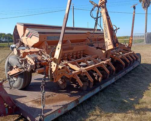 Sembradora Agrometal GX3 21 a 21 CM, Fertilizacion Trasero.