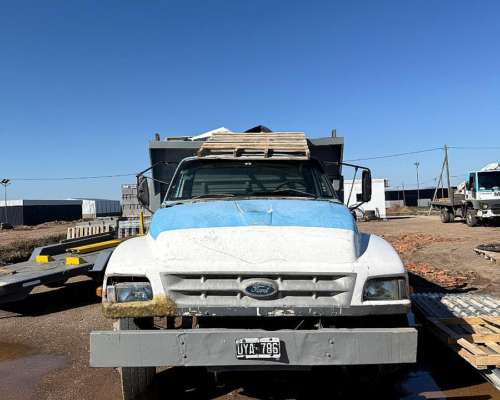 Camion Ford 14000 Volcador, Caja Paletera