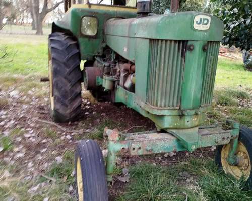 Tractor Jhoon Deere 730