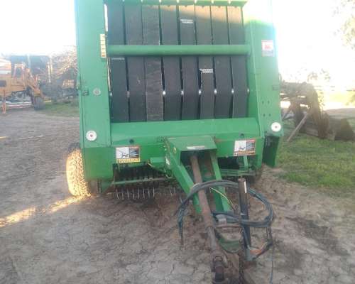 Rotoenfardadora John Deere 567