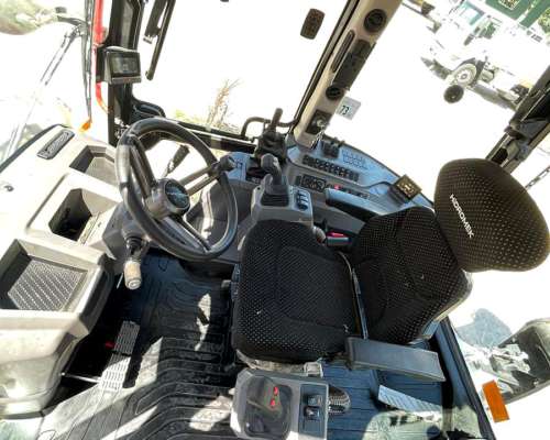 Retroexcavadora HMK 102b 4X4 2025