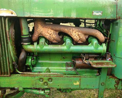 Tractor Jhon Deere 5010, con Pala de Arrastre Tooling.