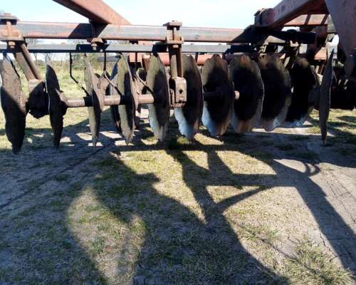 Rastra 40 Discos. Semi Pesada.