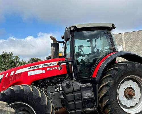 Tractor Massey Ferguson 8670