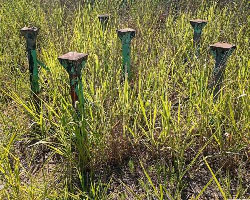 2 Tanques Verticales,cap 18.800 L C/U con Base de Apoyo