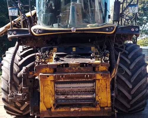 Picadora New Holland FR600 C/ Cabezal 750bfi, año 2020