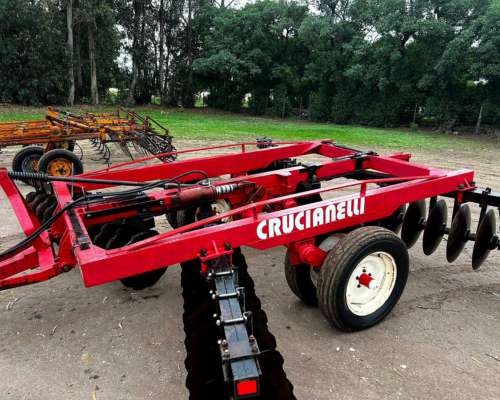 Rastra Crucianelli de 44 Platos