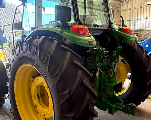 John Deere 6105e con 200 Hs