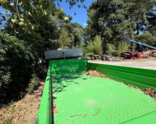 Acoplado Playo Plegados San Justo de 2 X 4 Mts y 4 Toneladas