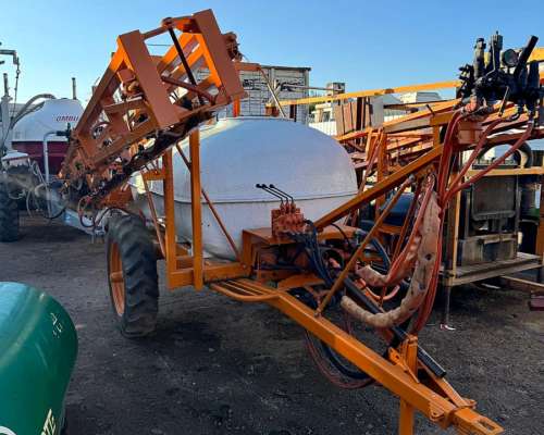Pulverizadora de Arrastre Jacto 3000 Lts Reparada