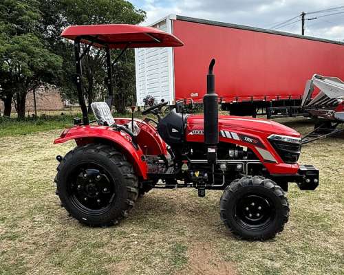 Tractor Traxor TE504 50 HP 4X4 Techo , 3 Puntos