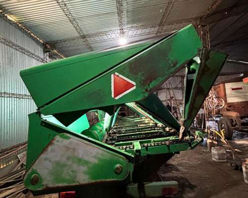 Maicero John Deere 10 a 52 , Usado, año 2002.