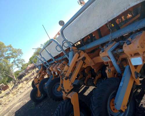 Agrometal TX Mega. año 2008. 16 a 52 y 20 a 42. Neumatica